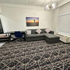 One-Bedroom King Suite